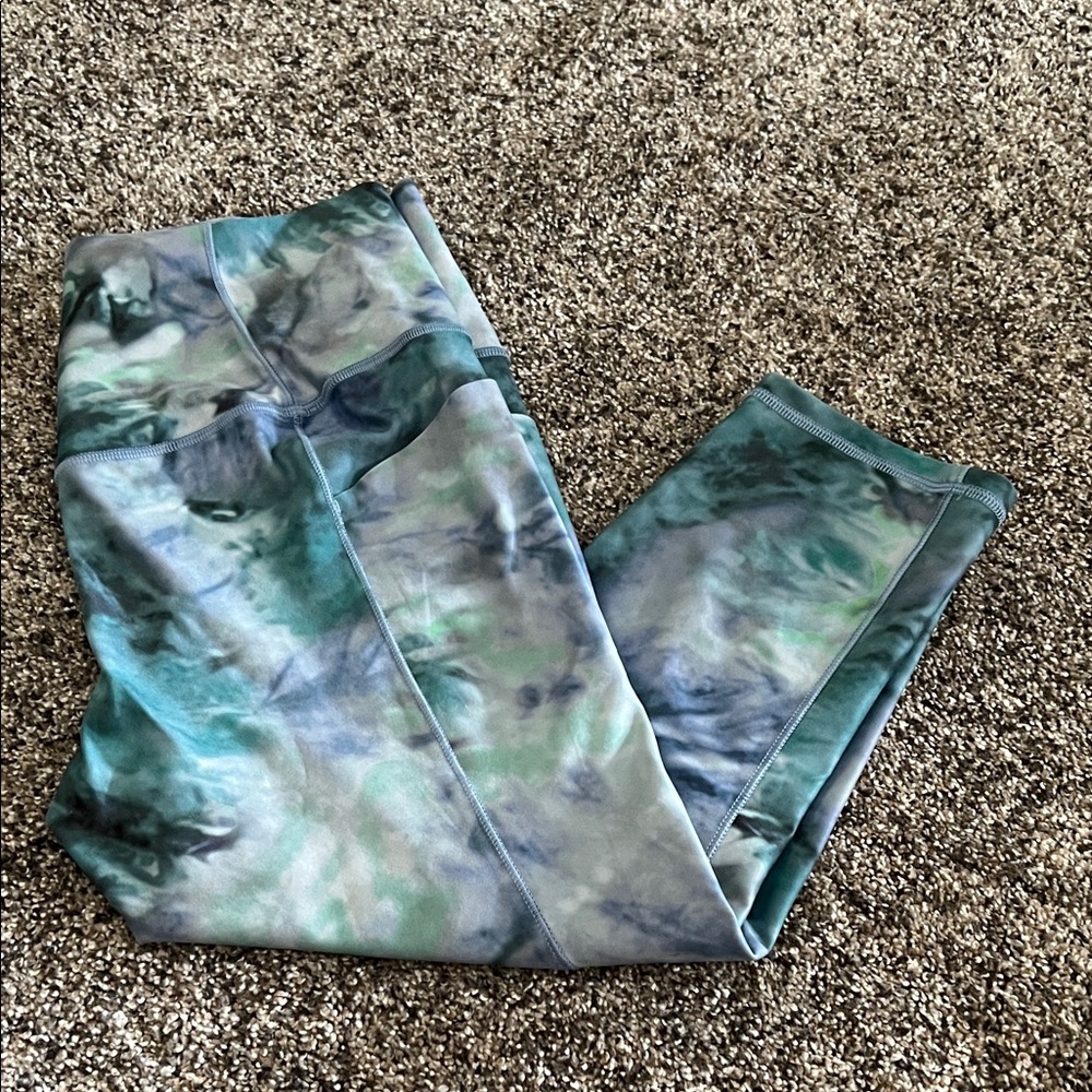 Athleta Blue and Green Tie-Dye Capri Leggings with Pockets